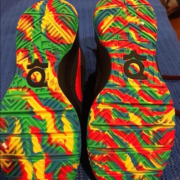 BRAND NEW NIKE KD Sneakers - Picture 3 of 5